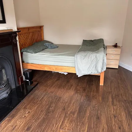 Проживание в семье Modern At Blackcastle